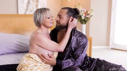 Dee Williams - How Couples Show Their Love 2022 05 09